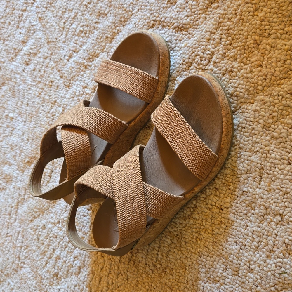 Skechers Beverlee Arch Fit Sandals